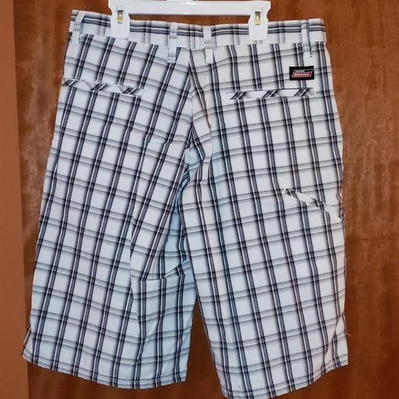 Worn once! 💯DICKIES PLAID SHORTS - Picture 4 of 6